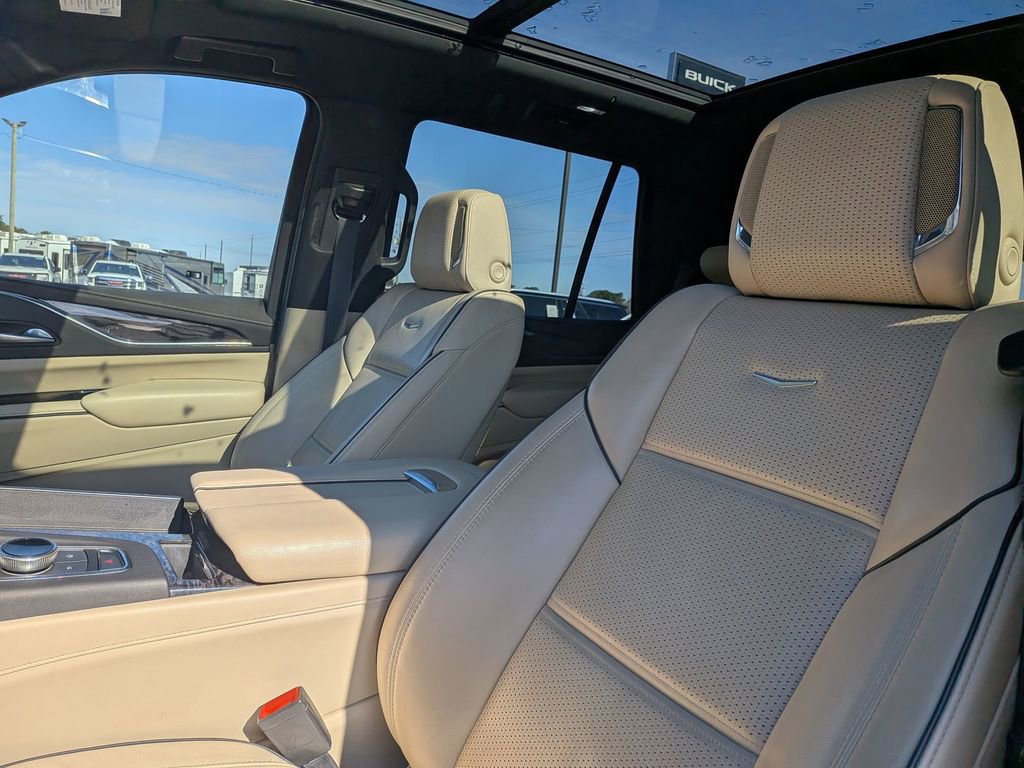 Certified 2023 Cadillac Escalade Premium Luxury w/ Performance Package image 11