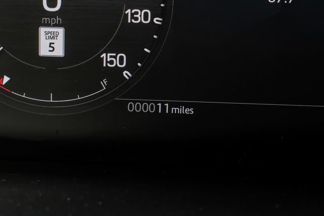 New 2026 Land Rover Defender 110 X-Dynamic SE AWD/4WD image 22