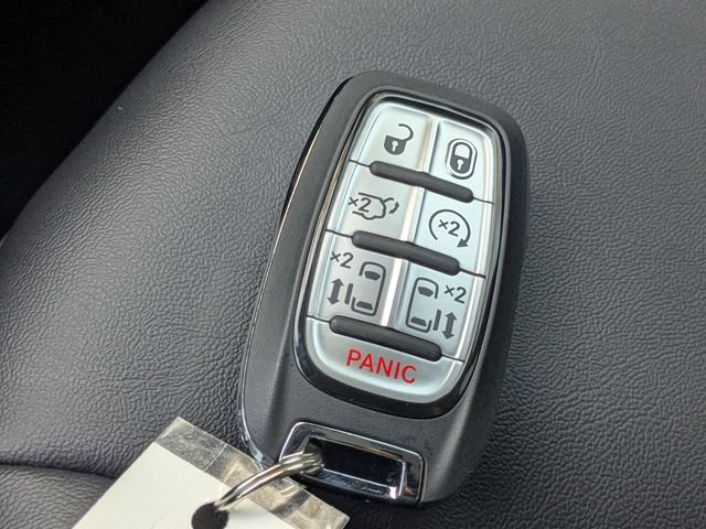 New 2026 Chrysler Pacifica Select FWD image 29
