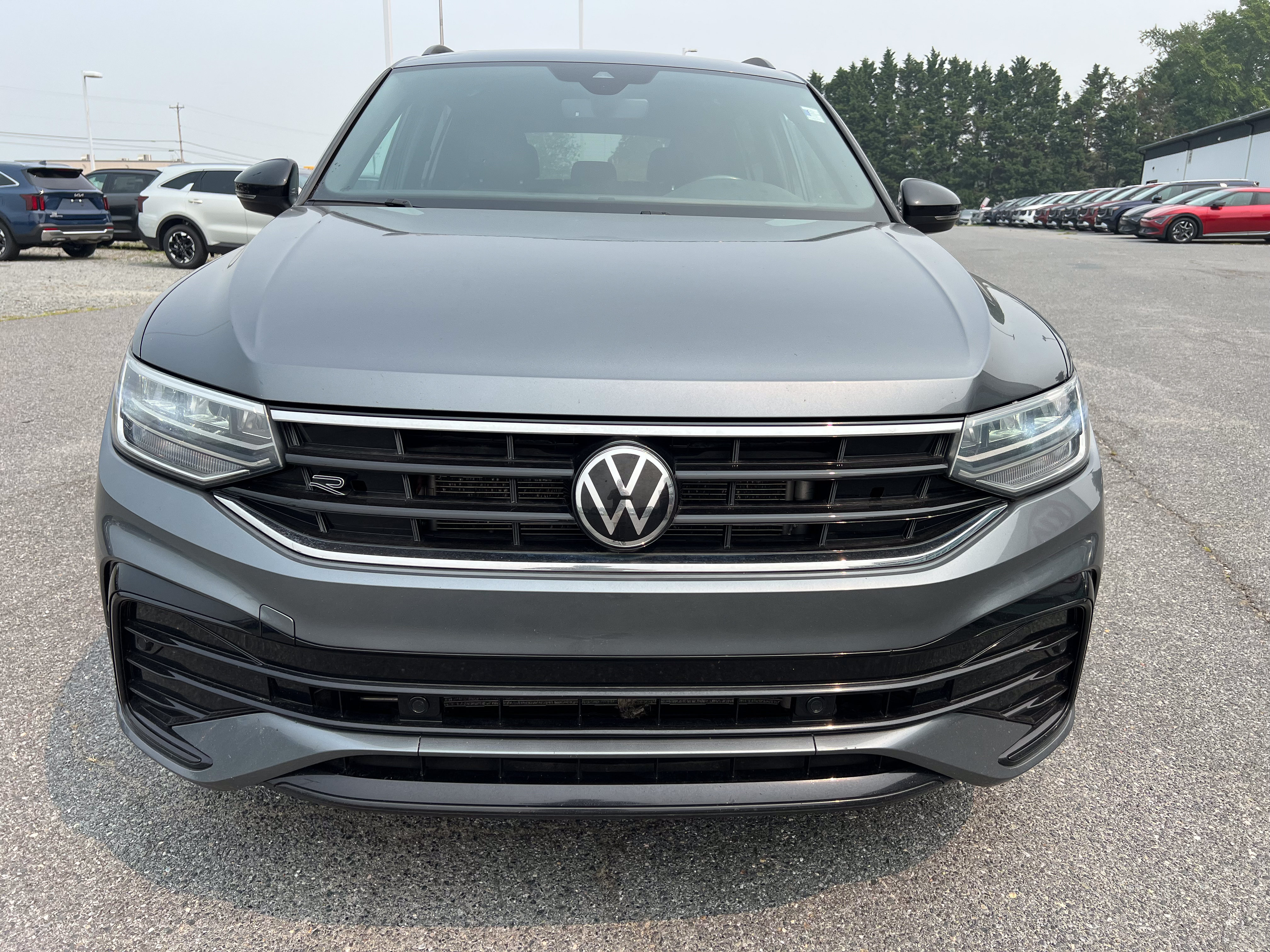 Used 2022 Volkswagen Tiguan SE R-Line AWD/4WD image 10