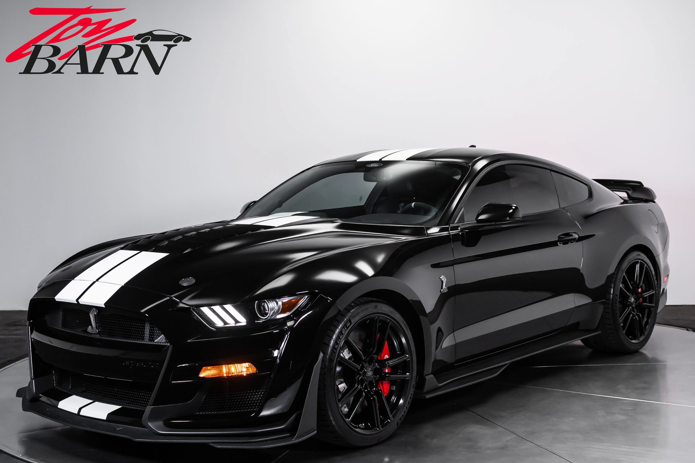 Used 2021 Ford Mustang Shelby GT500 w/ Technology Package RWD image 1