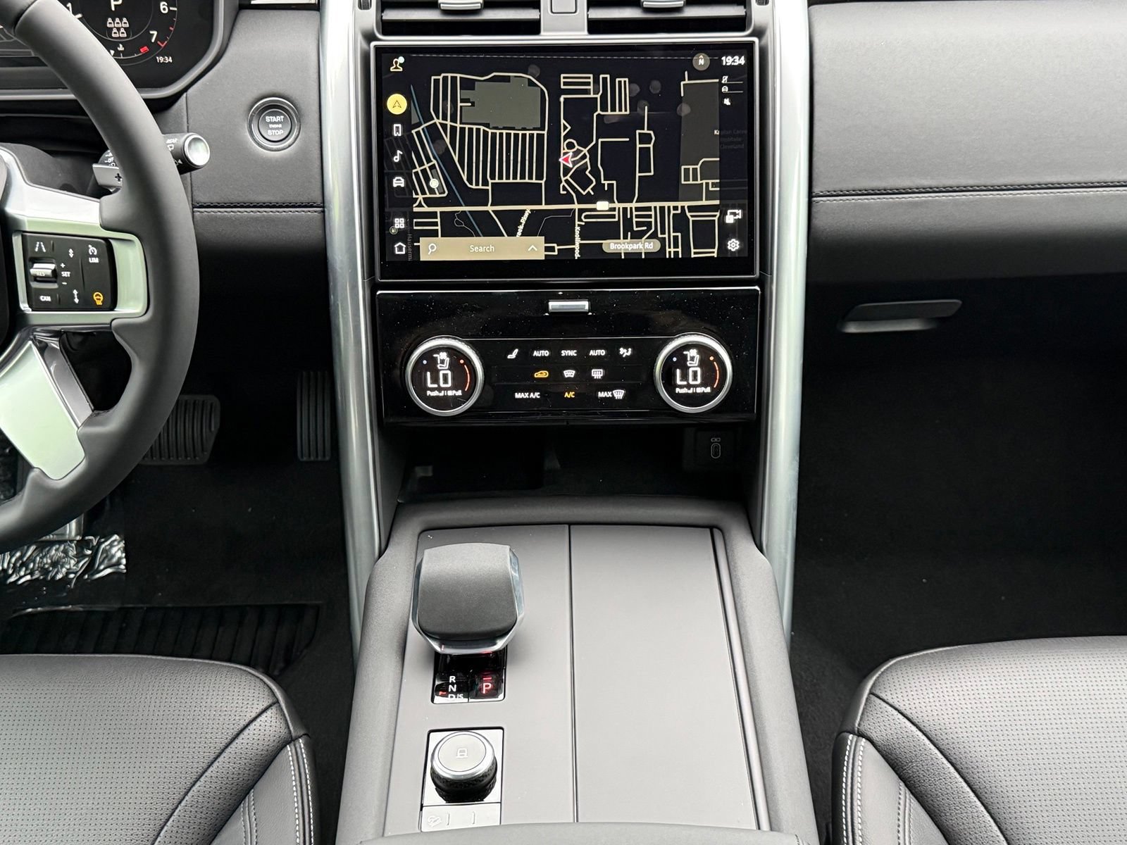 New 2026 Land Rover Discovery S AWD/4WD image 24