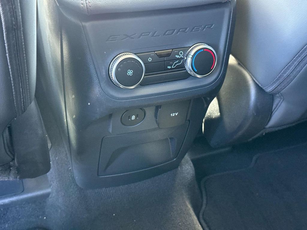 Used 2025 Ford Explorer Active w/ Active Comfort Package image 13