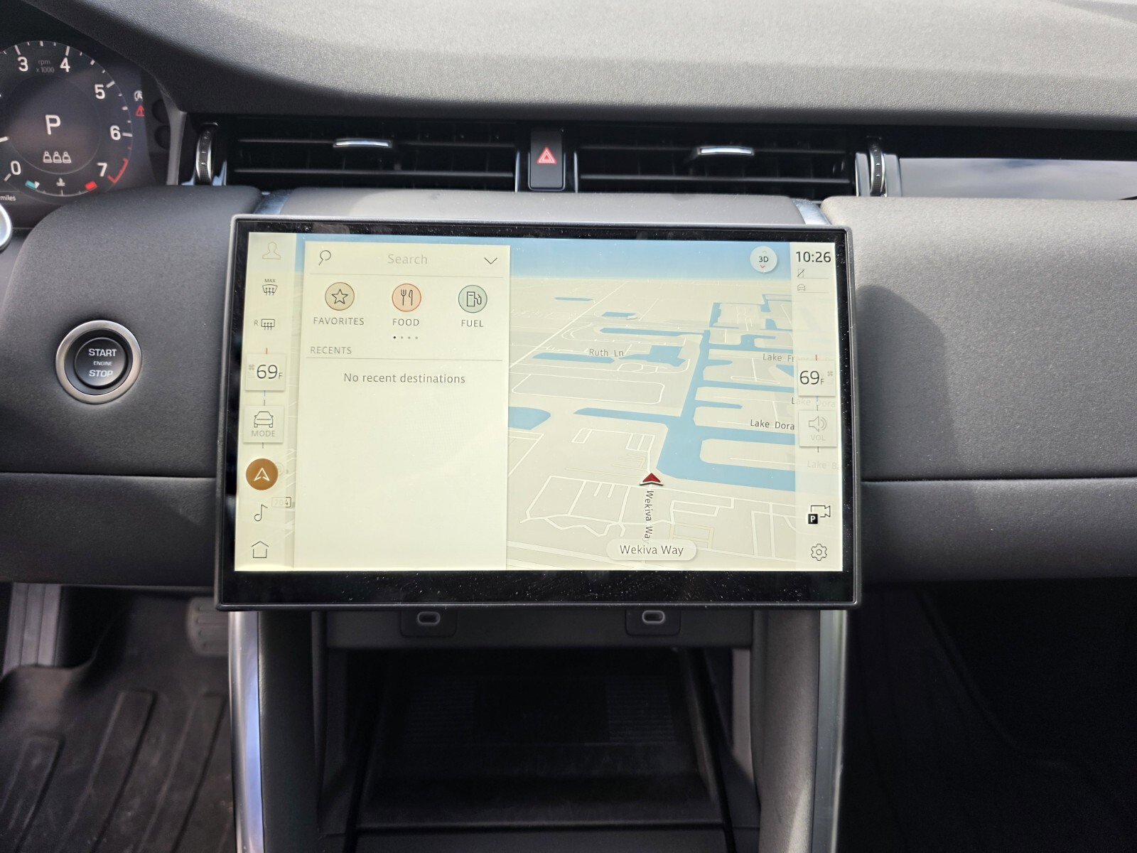 Certified 2025 Land Rover Discovery Sport S image 19