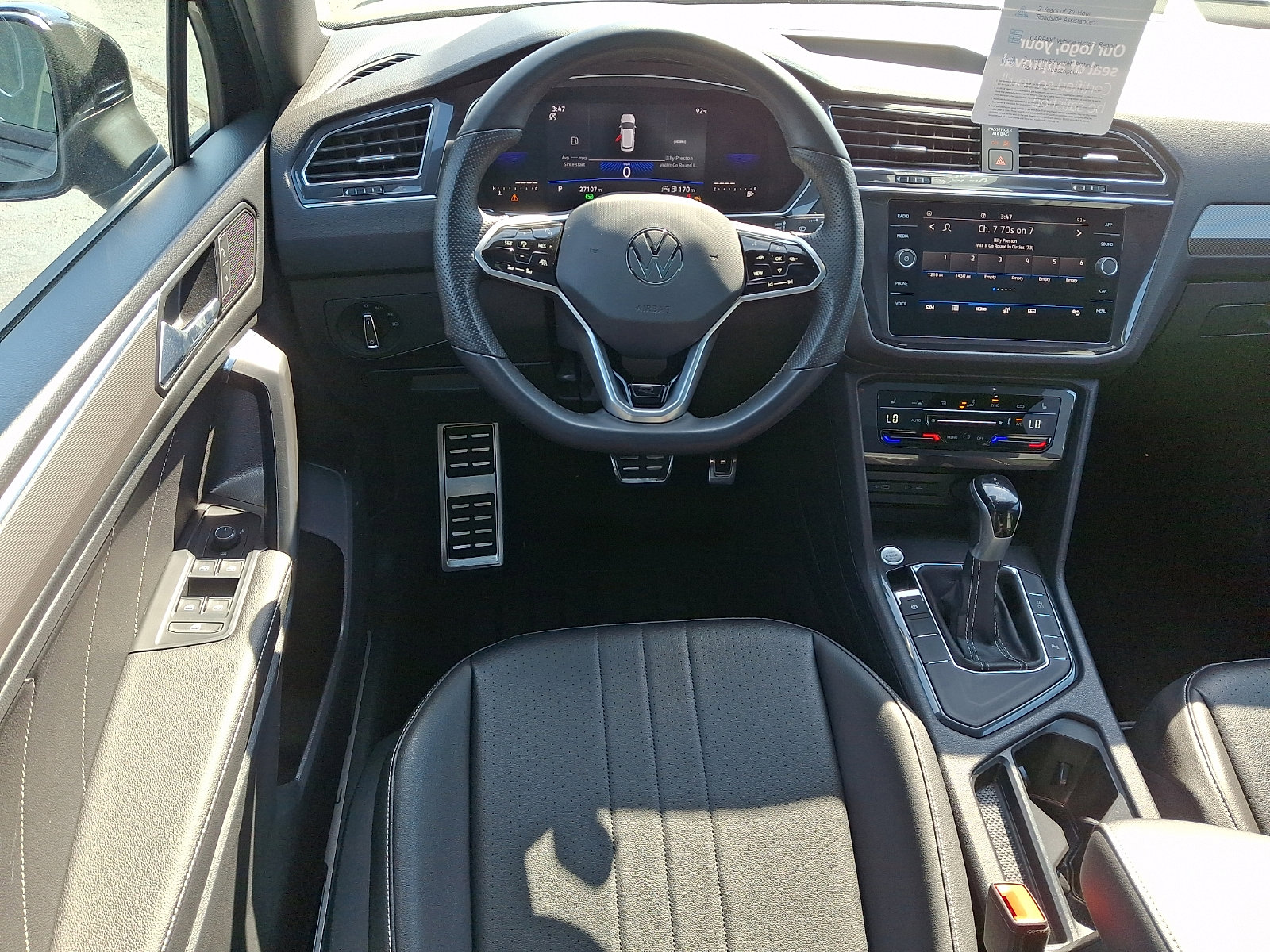 Certified 2022 Volkswagen Tiguan SE R-Line image 11