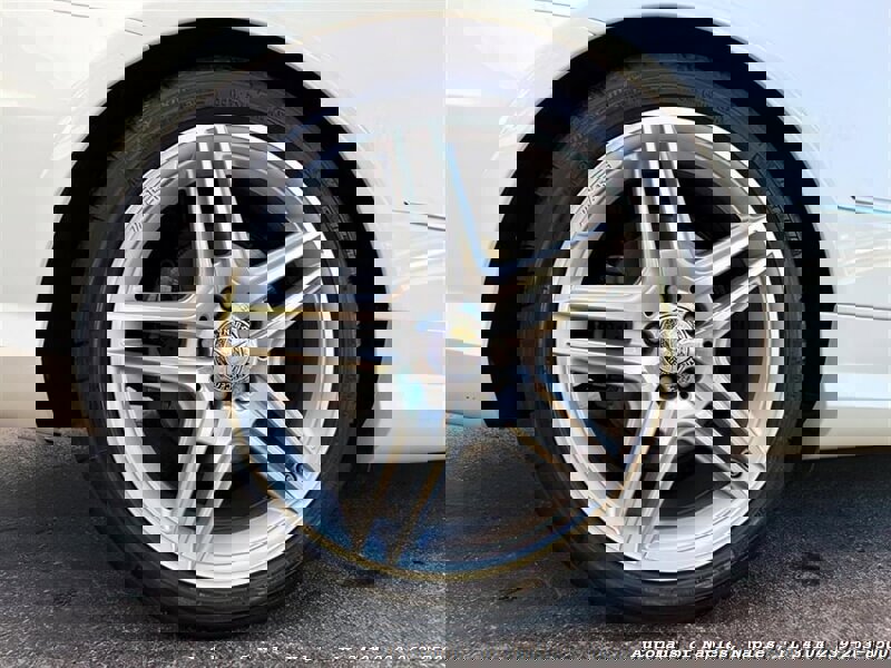 Used 2011 Mercedes-Benz E 550 Cabriolet image 30