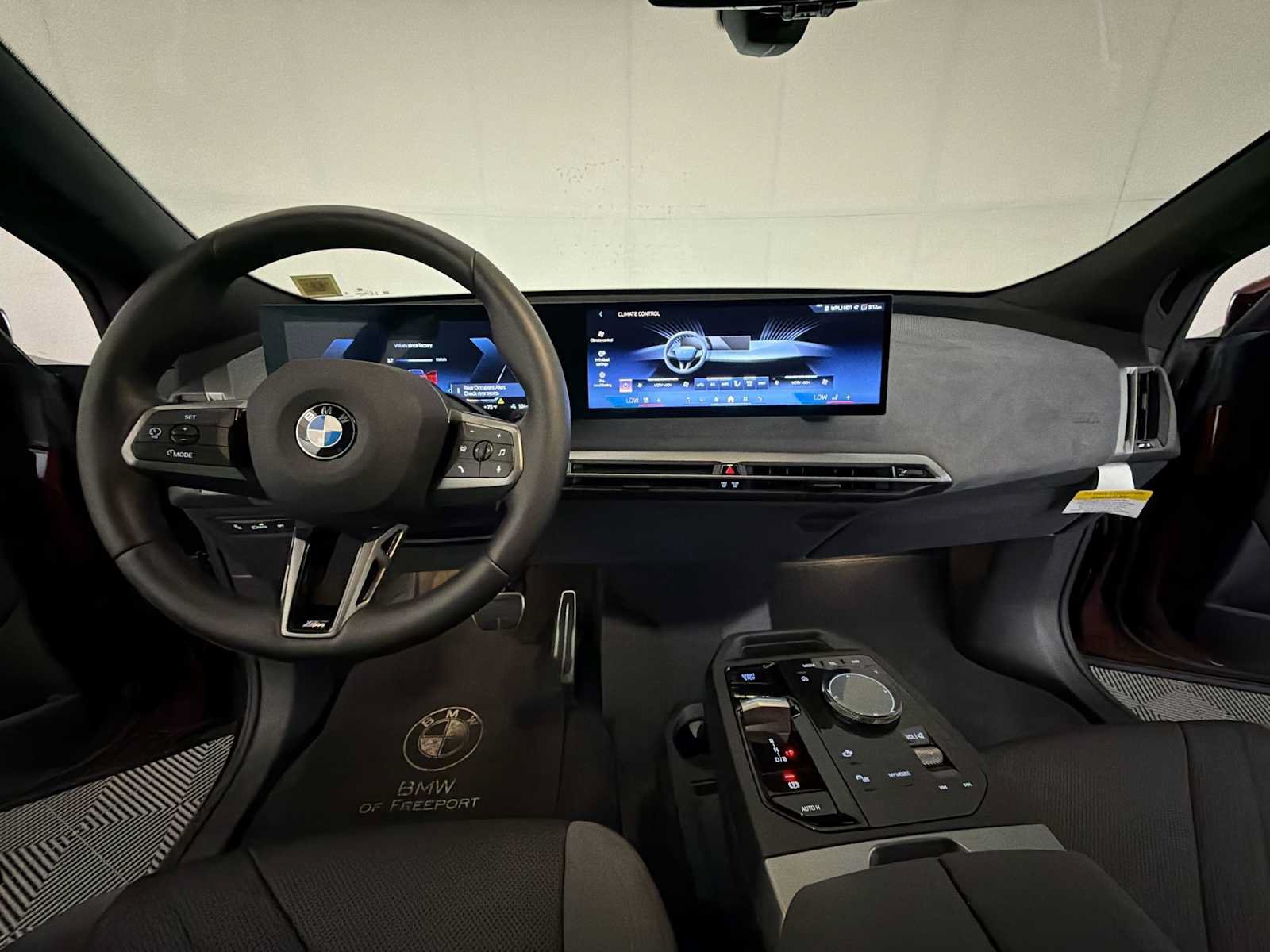 Used 2026 BMW iX xDrive60 w/ M Sport Package AWD/4WD image 17