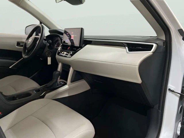 Used 2024 Toyota Corolla Cross L FWD image 23