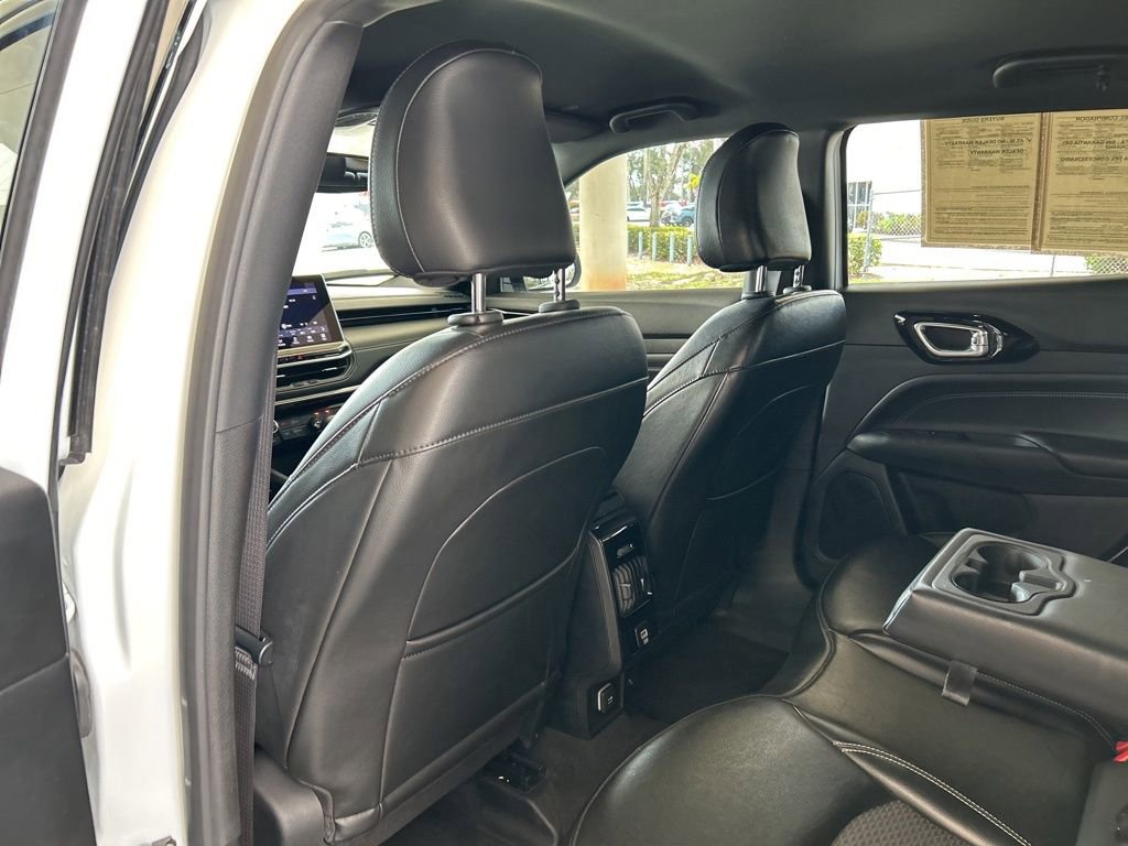 Used 2023 Jeep Compass Altitude image 35