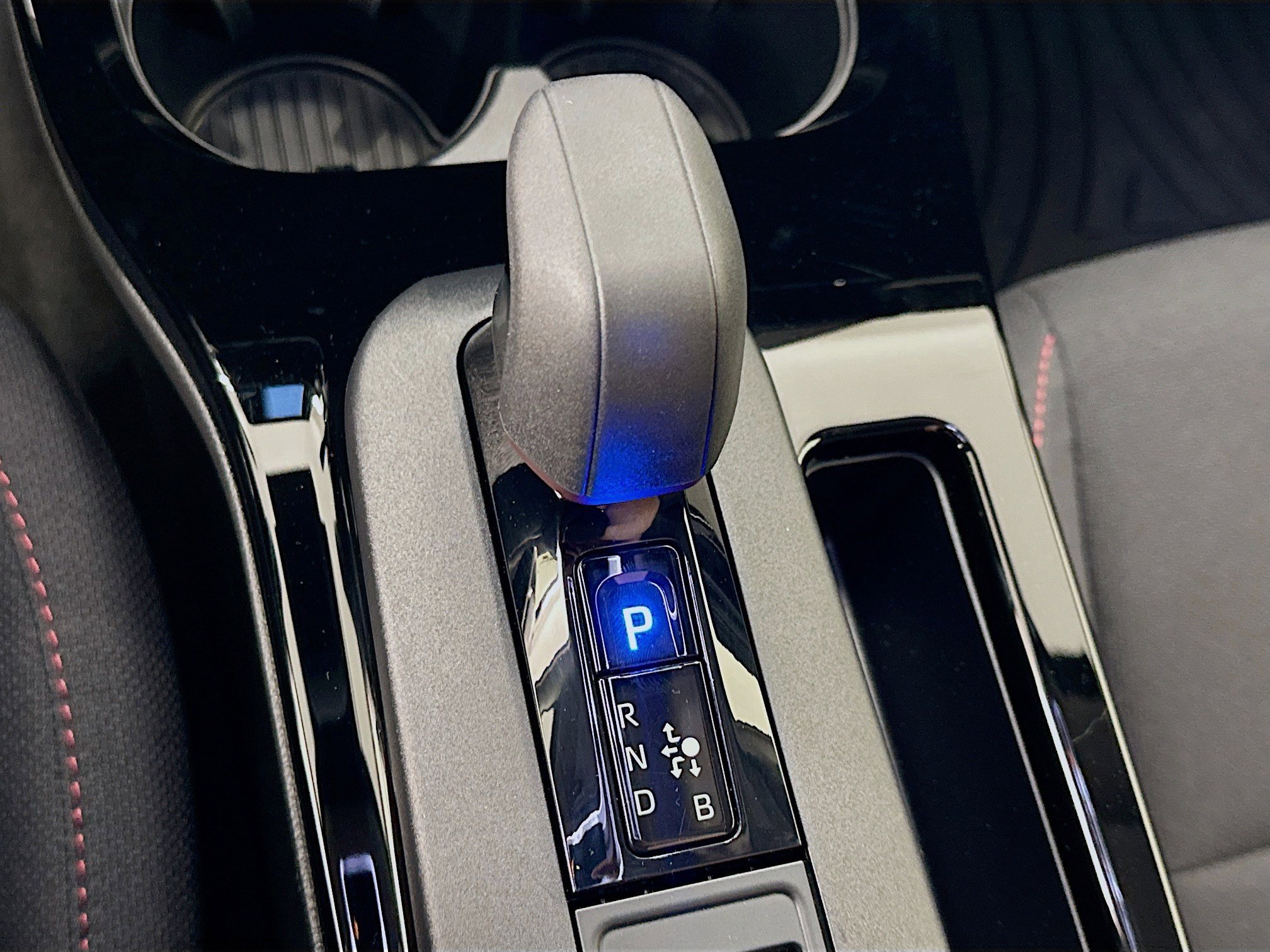 Used 2025 Toyota Prius Plug-In Hybrid image 25