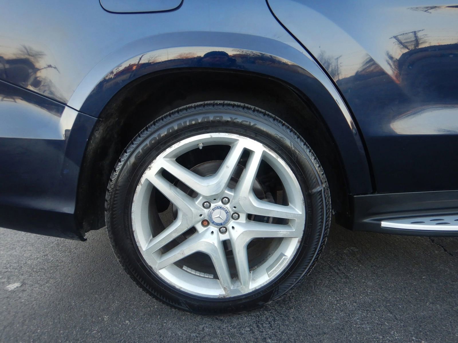 Used 2013 Mercedes-Benz GL 550 4MATIC image 30