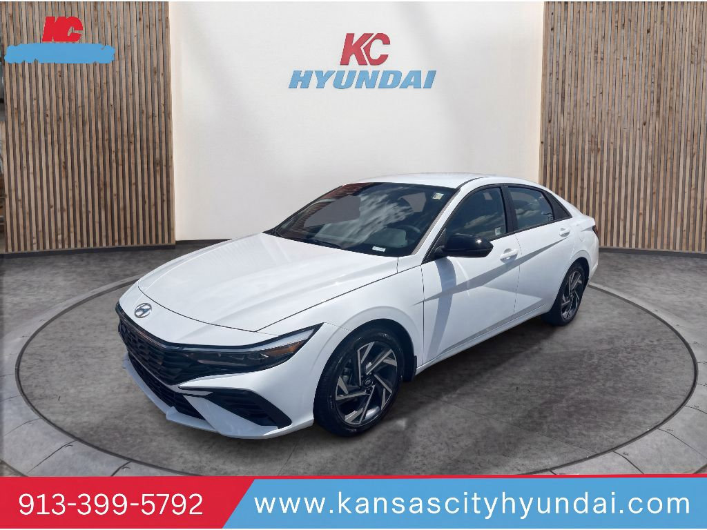 Used 2025 Hyundai Elantra Blue image 20