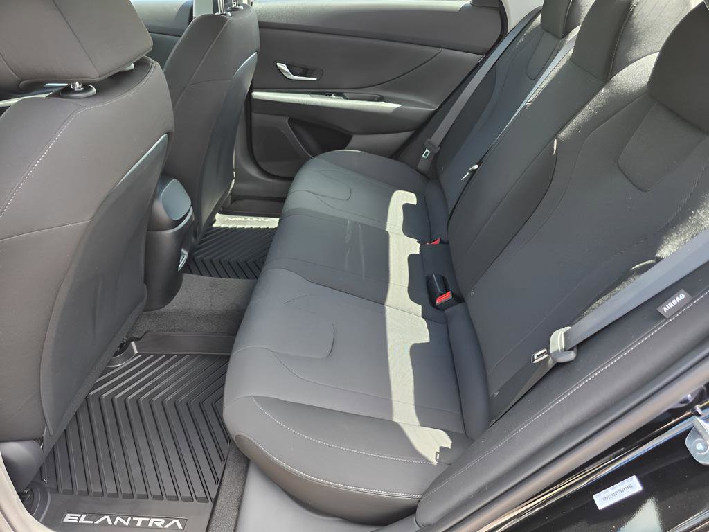 New 2026 Hyundai Elantra SE FWD image 11