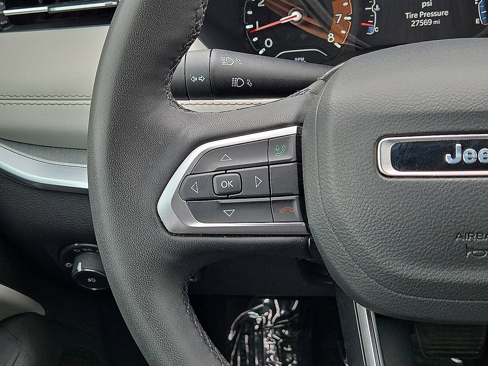 Used 2025 Jeep Compass Limited AWD/4WD image 19