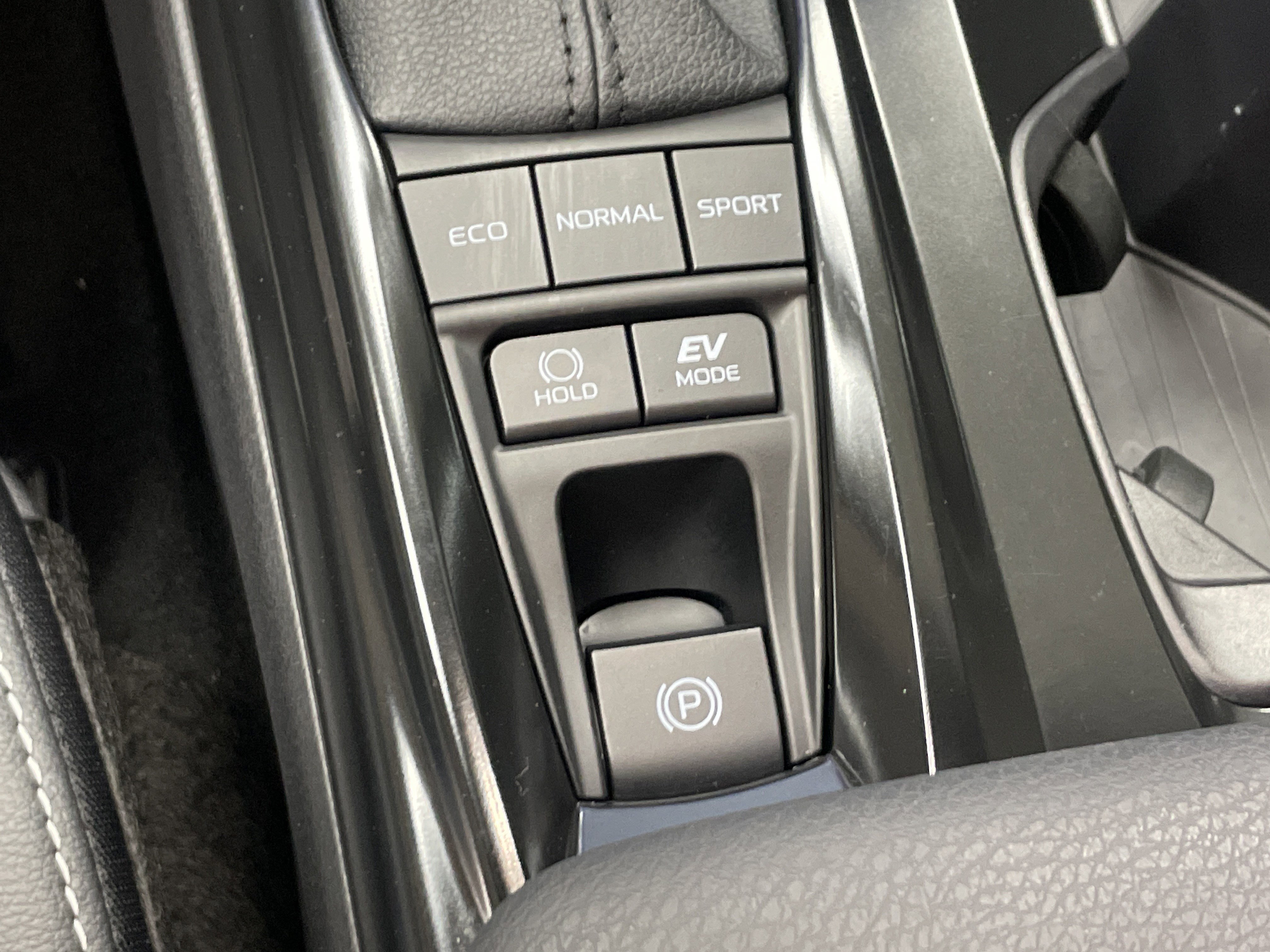 Used 2025 Toyota Camry SE w/ Multimedia Upgrade Package FWD image 28