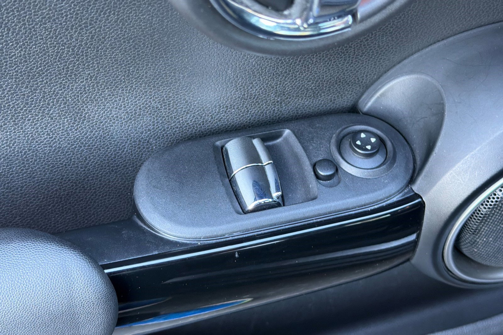 Used 2014 MINI Cooper S image 13