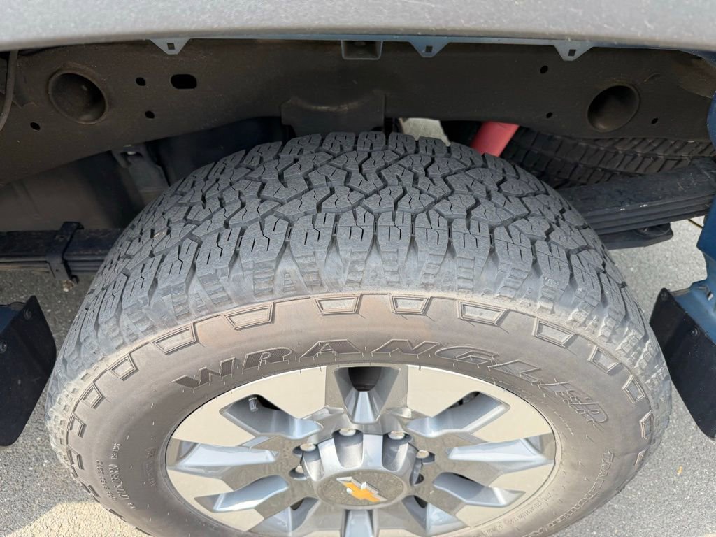 Used 2024 Chevrolet Silverado 2500 LT w/ All Star Edition AWD/4WD image 9