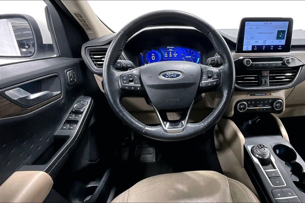 Used 2020 Ford Escape Titanium image 7