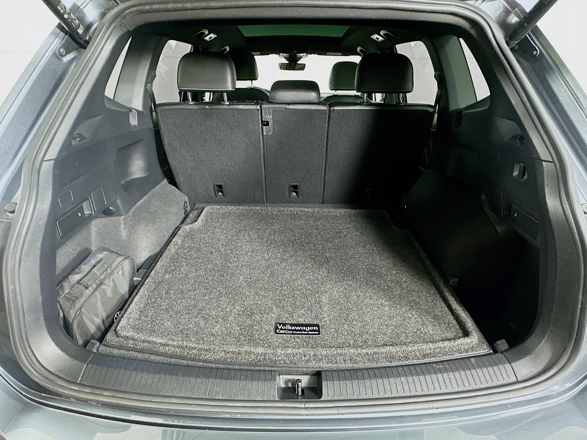 Used 2022 Volkswagen Tiguan SE R-Line image 30