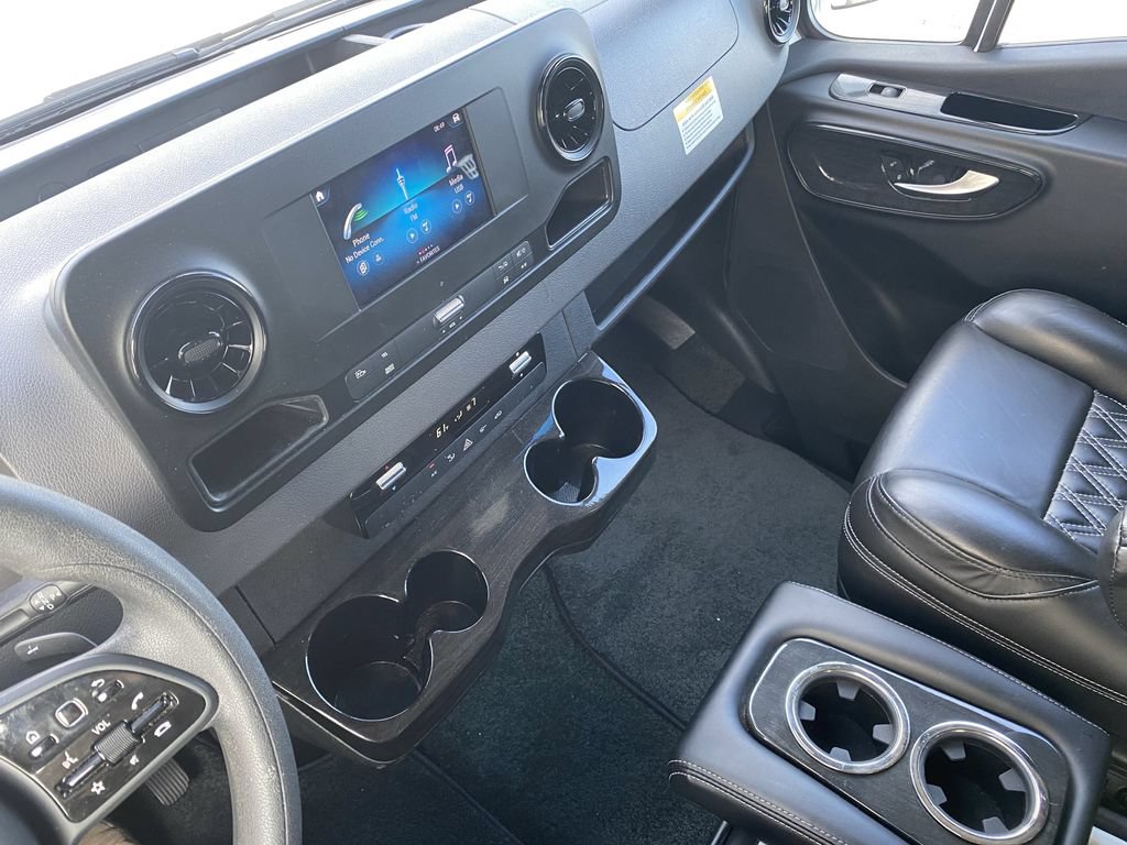 Used 2024 Mercedes-Benz Sprinter 2500 image 10