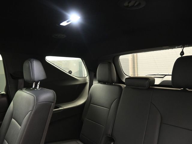 Used 2025 Chevrolet Traverse LT image 15