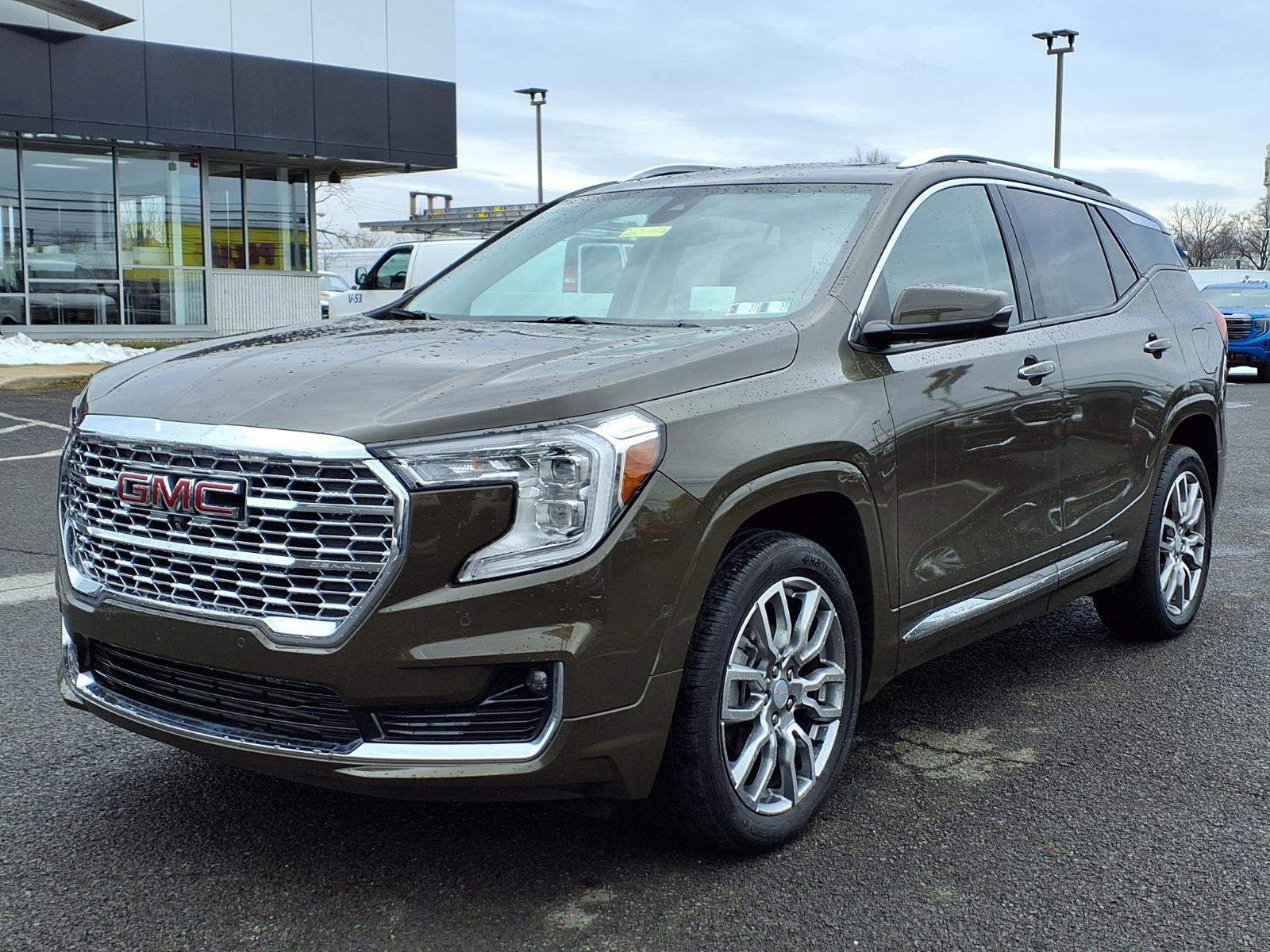 Certified 2024 GMC Terrain Denali w/ Denali Premium Package AWD/4WD image 8