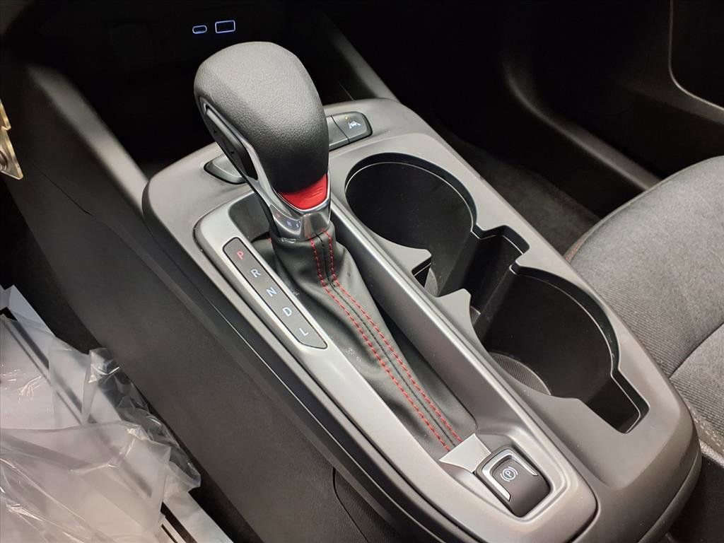 Used 2025 Chevrolet Trax RS w/ Driver Confidence Package image 17