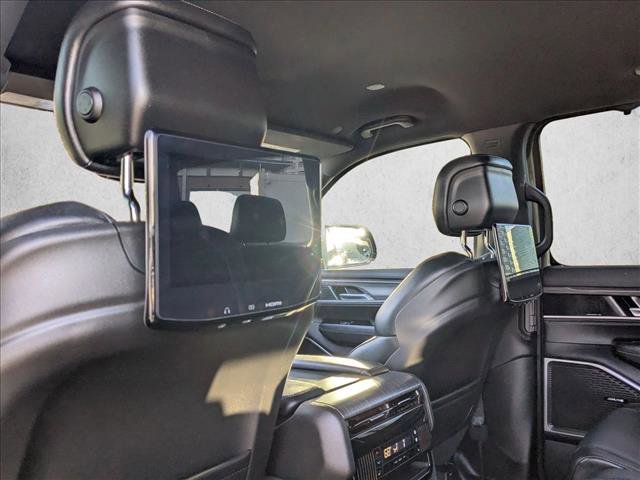 Used 2023 Jeep Wagoneer Series III w/ Rear Seat Video Group 1 image 17