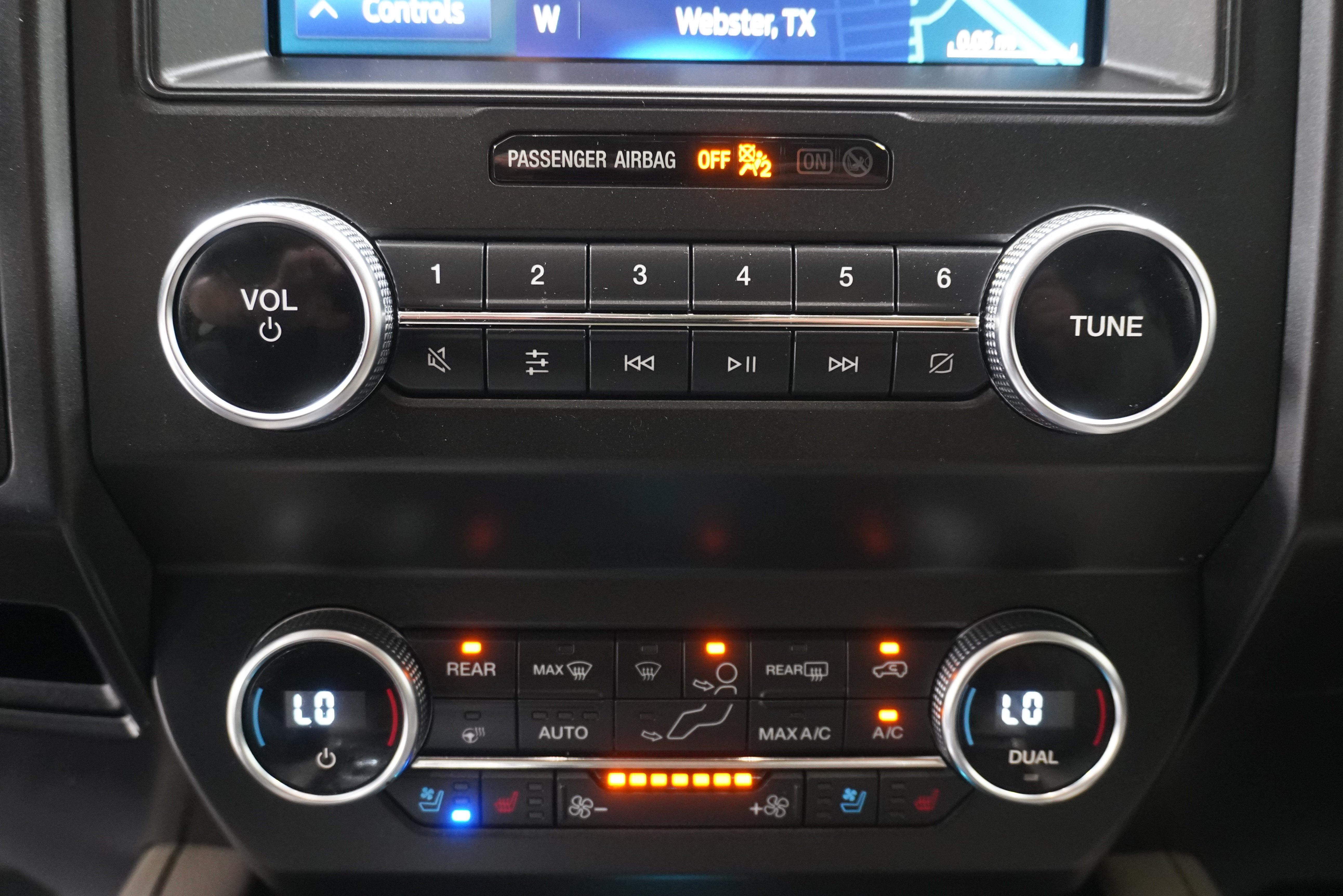 Used 2020 Ford Expedition Max Limited RWD image 25