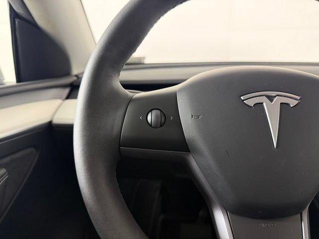 Used 2023 Tesla Model Y Long Range AWD/4WD image 23