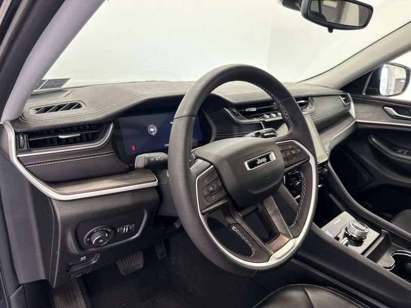 Used 2024 Jeep Grand Cherokee Limited AWD/4WD image 21