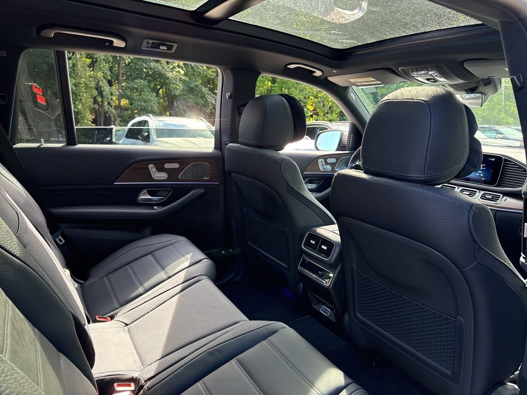New 2026 Mercedes-Benz GLS 580 4MATIC image 35