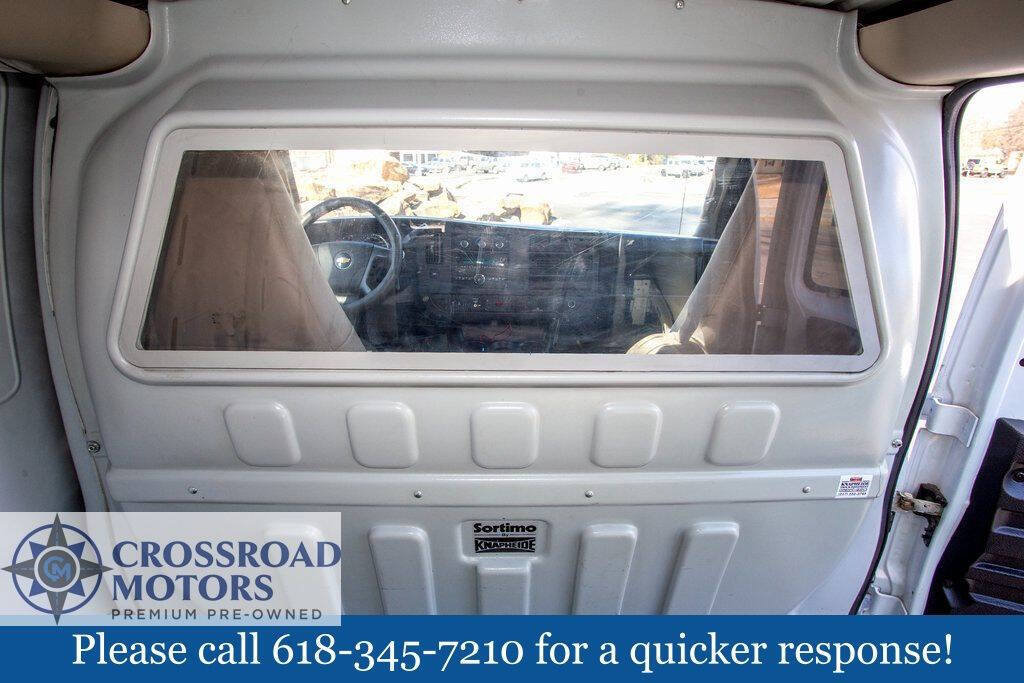 Used 2016 Chevrolet Express 2500 RWD image 22