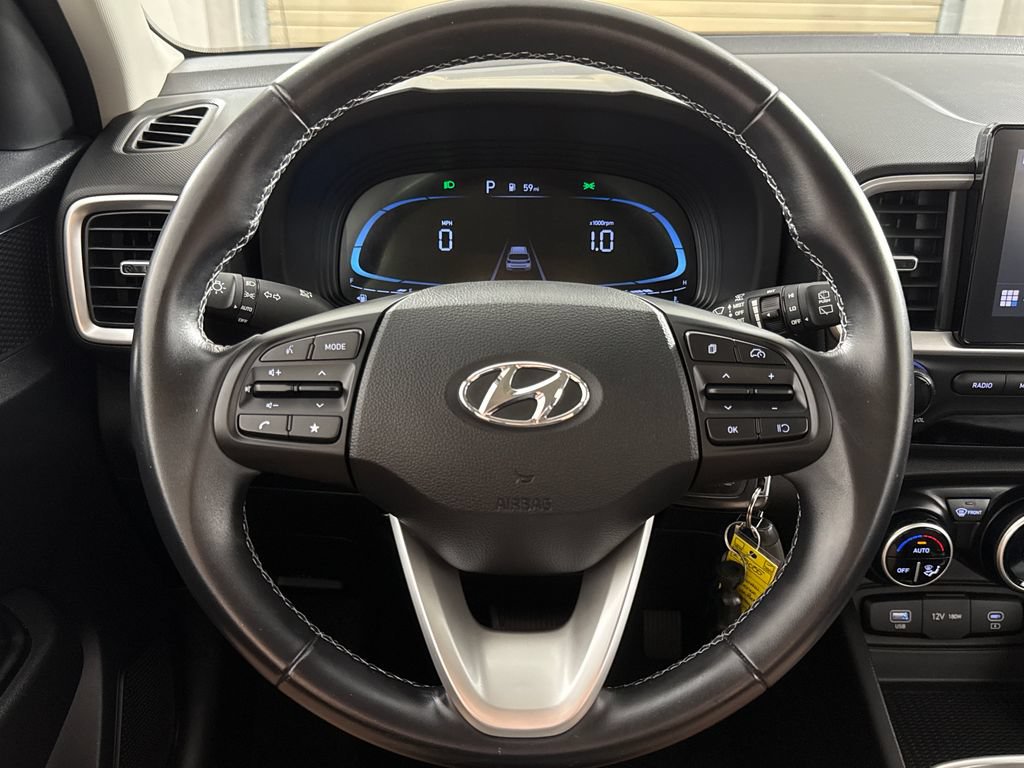 Used 2023 Hyundai Venue SEL FWD image 17