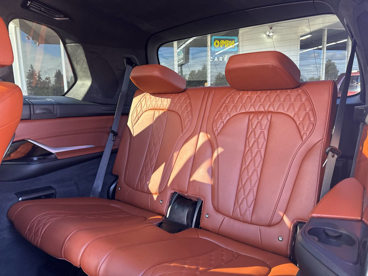 Used 2024 BMW X7 M60i w/ Executive Package image 41