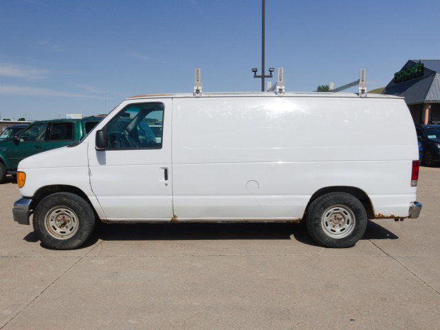 Used 2005 Ford E-150 and Econoline 150 RWD image 3