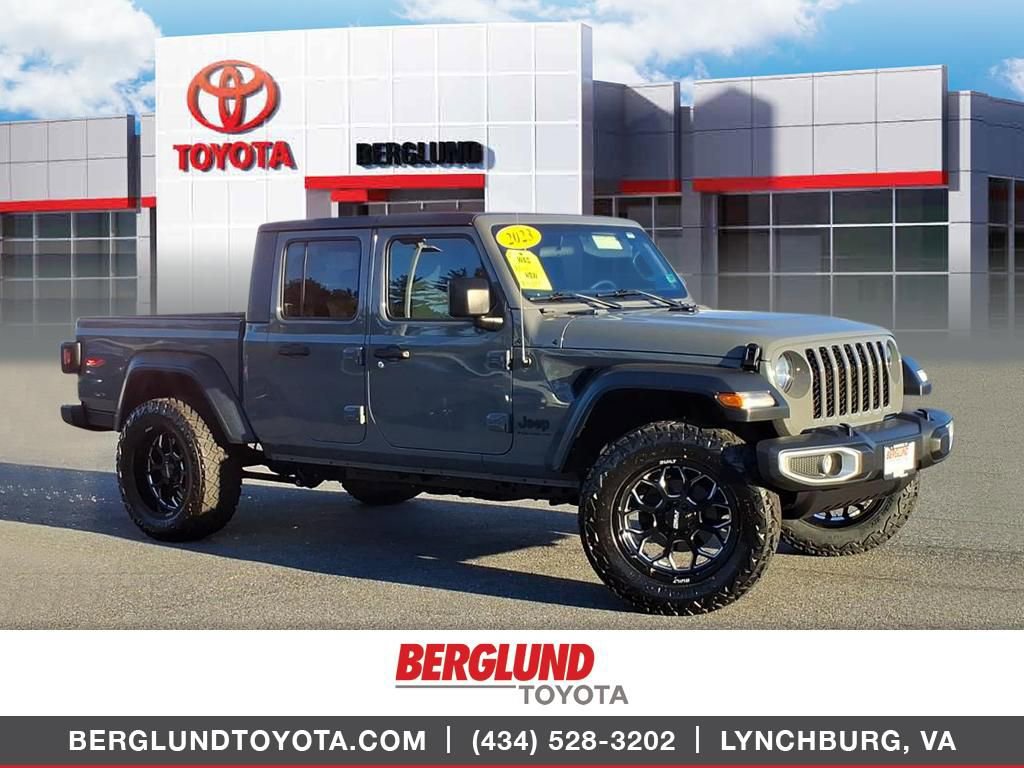 Used 2023 Jeep Gladiator Sport image 1