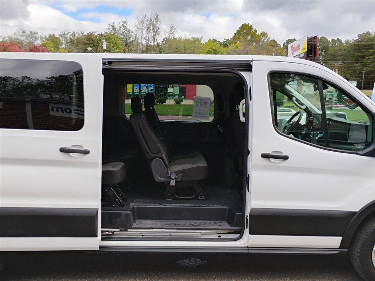 Used 2024 Ford Transit 350 XLT RWD image 11