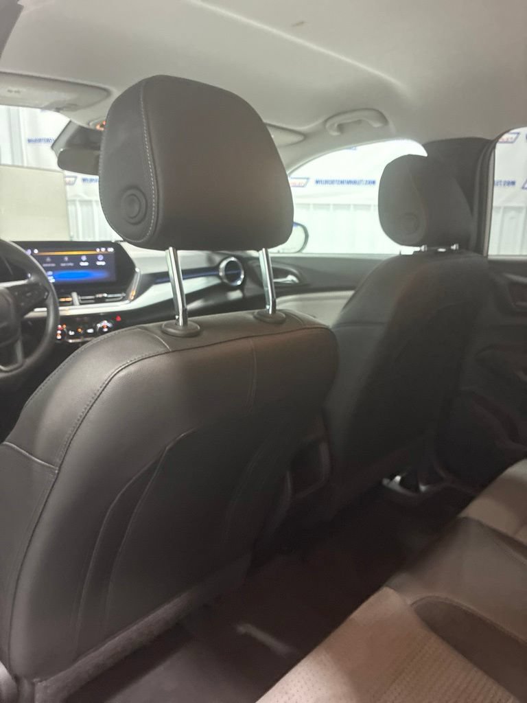 Used 2025 Chevrolet Trax LT FWD image 28