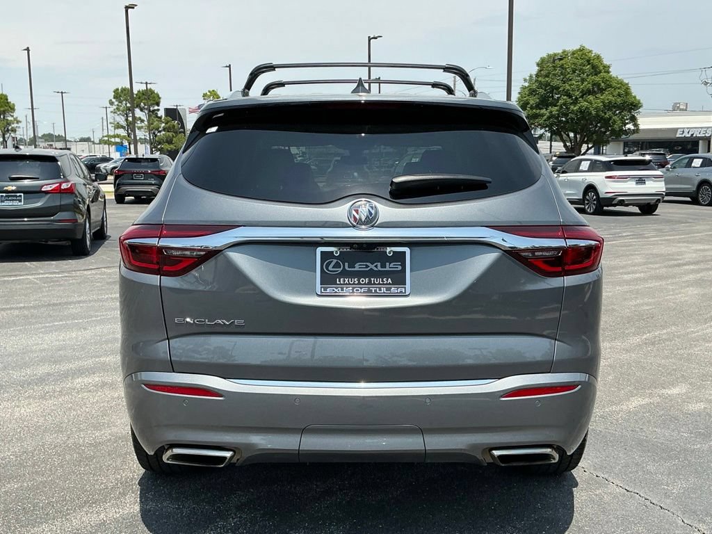 Used 2020 Buick Enclave Avenir w/ Avenir Technology Package FWD image 4
