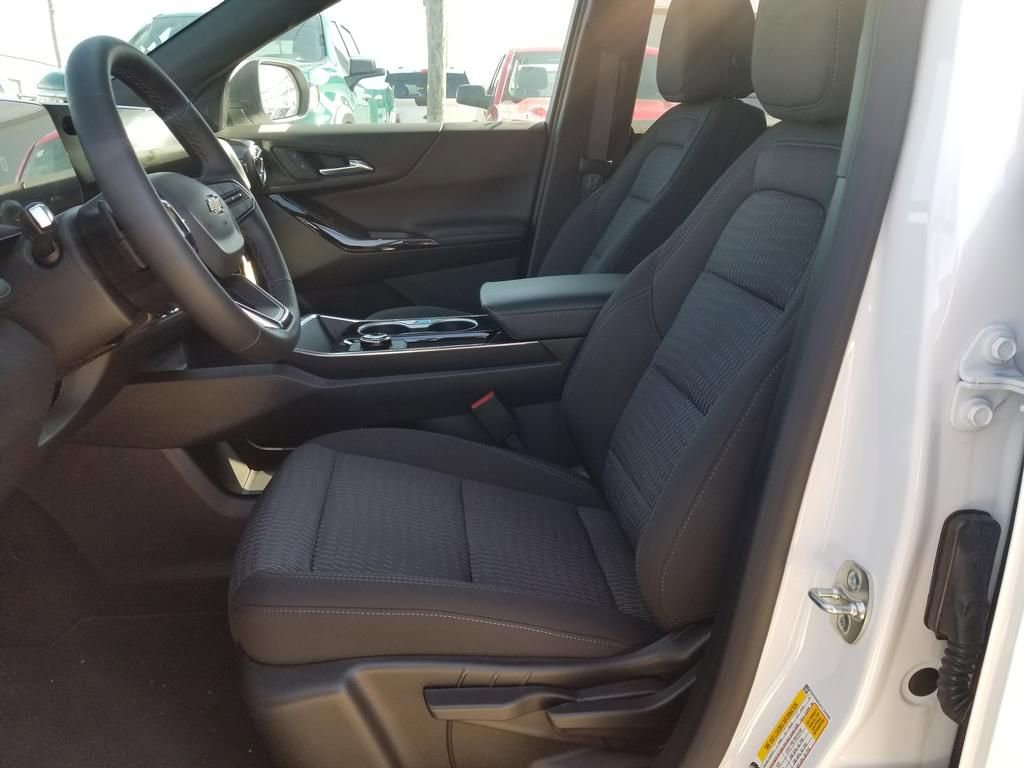 New 2026 Chevrolet Equinox LT w/ Safety and Technology Package FWD image 14