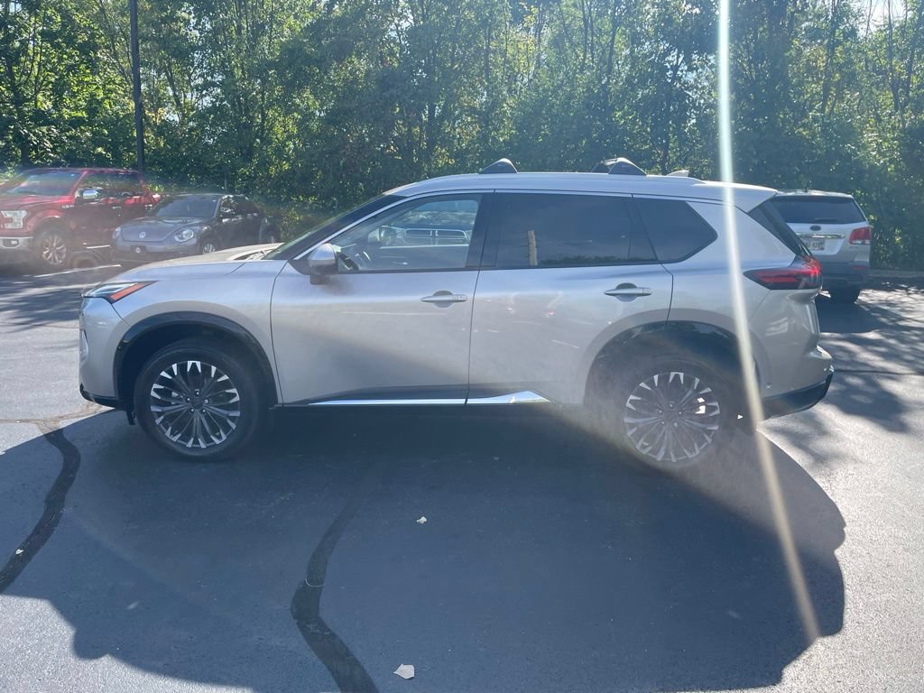 Used 2026 Nissan Rogue Platinum w/ Platinum Premium Package AWD/4WD image 4