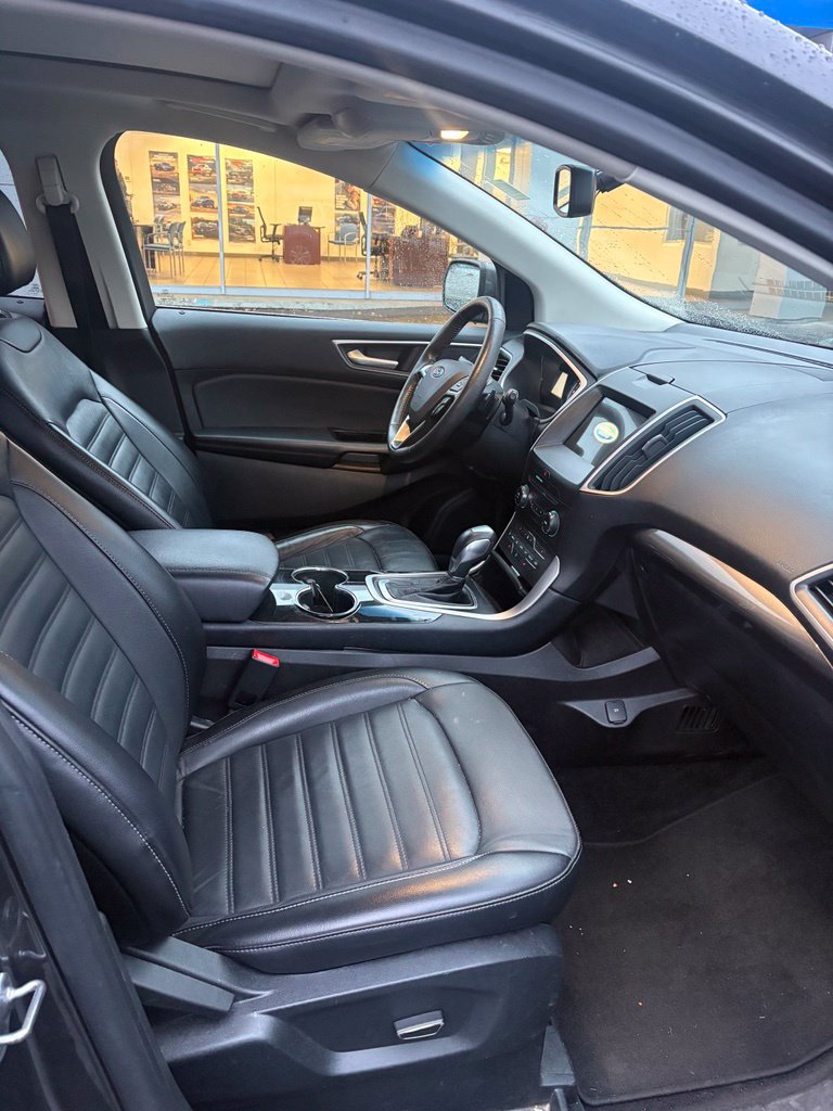 Used 2017 Ford Edge SEL w/ Equipment Group 201A AWD/4WD image 9