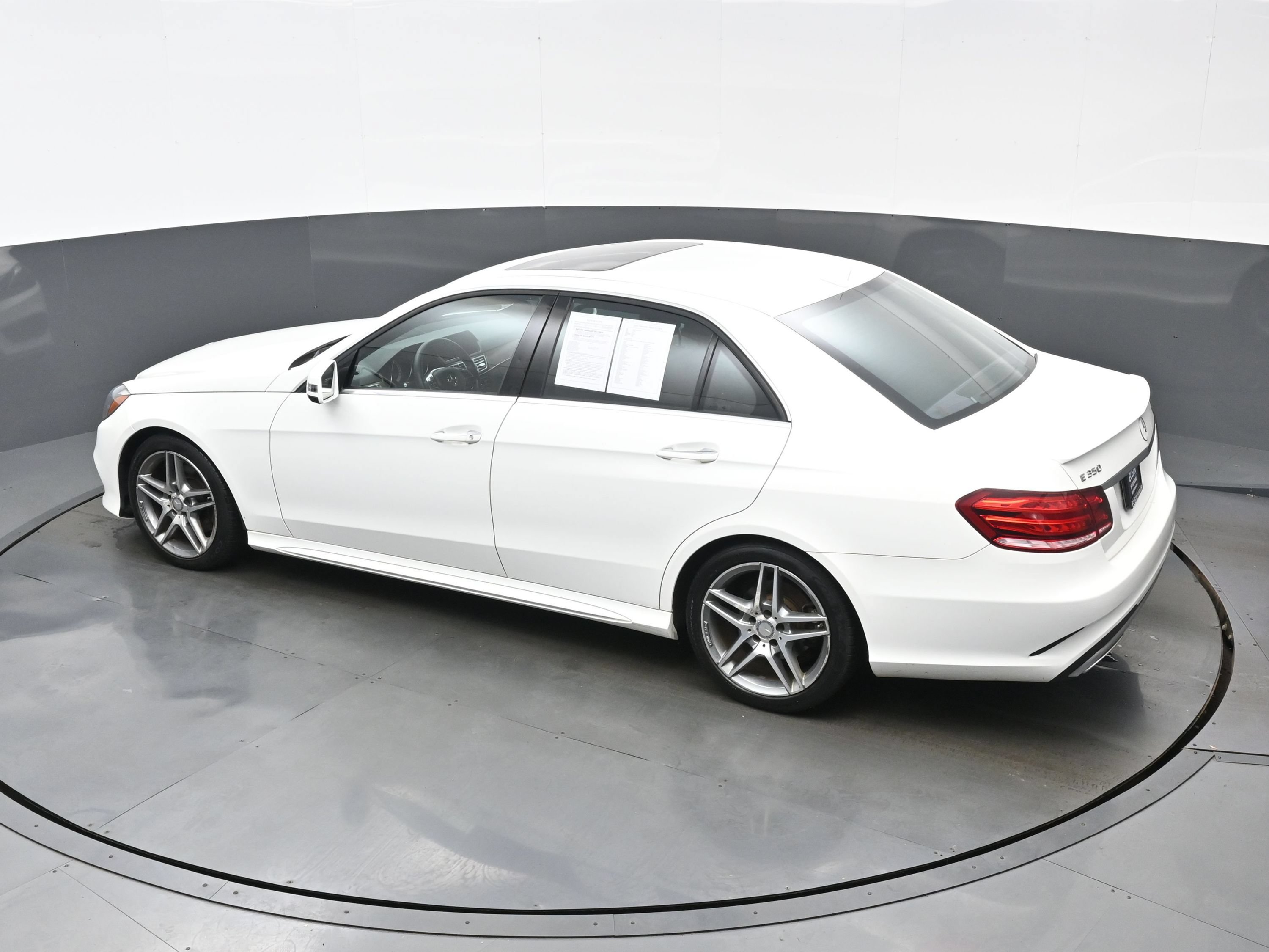 Used 2015 Mercedes-Benz E 350 4MATIC Sedan image 33