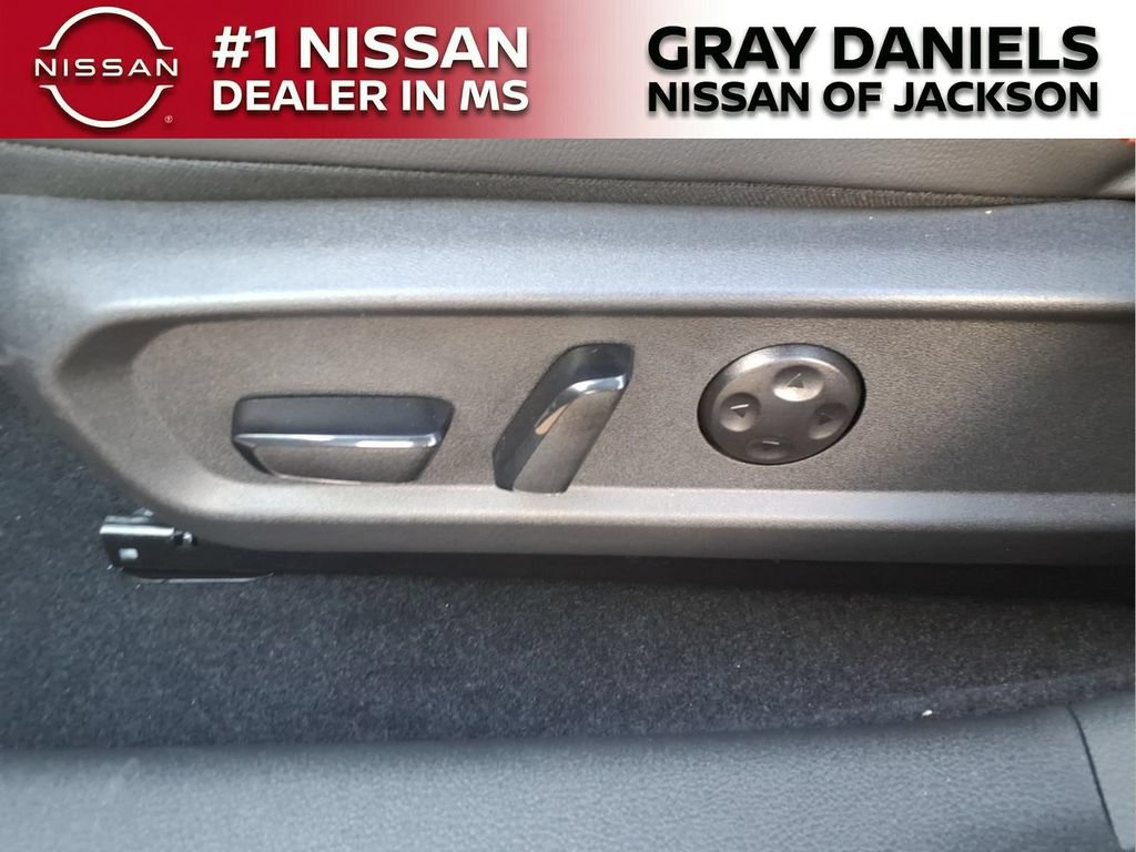 New 2026 Nissan Sentra SR w/ SR Premium Package FWD image 11