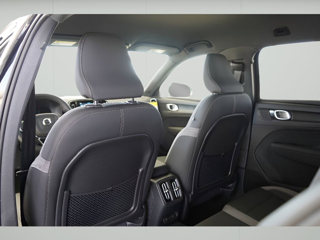 New 2025 Volvo EX40 Core w/ Climate Package image 18