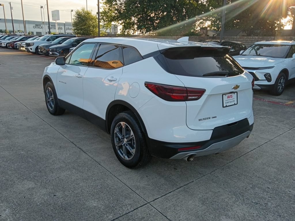 Used 2025 Chevrolet Blazer LT AWD/4WD image 8