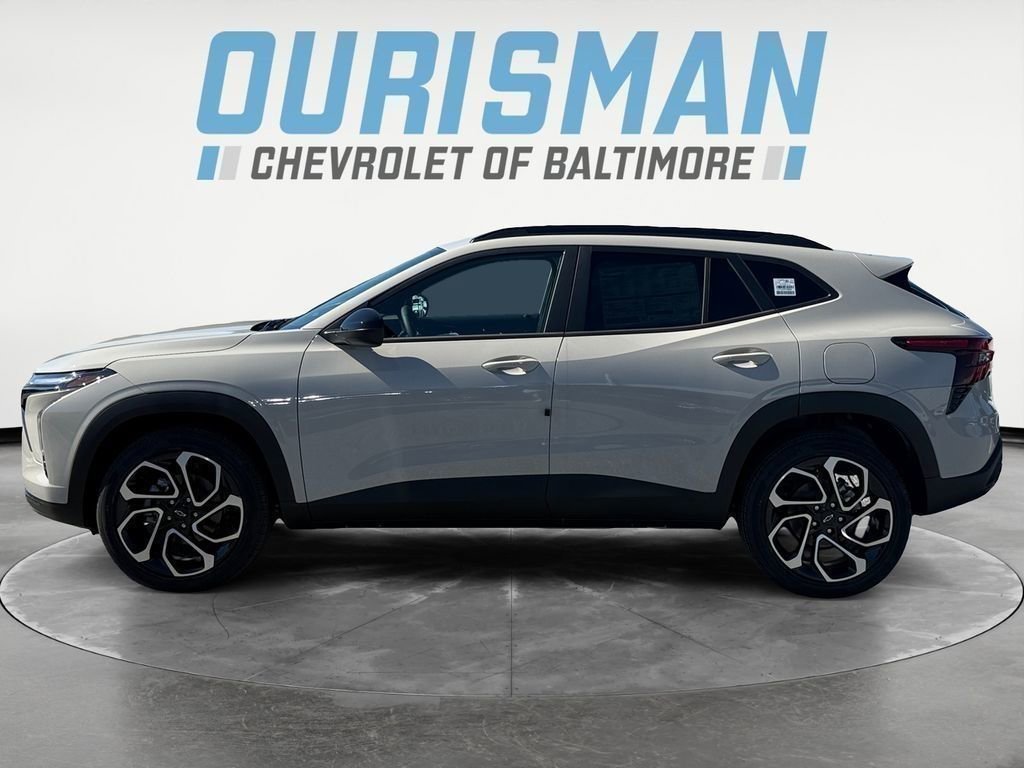 New 2026 Chevrolet Trax RS w/ Sunroof Package FWD image 3