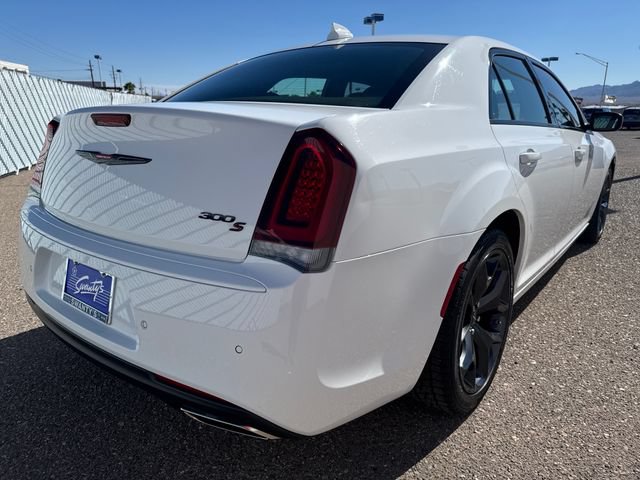 Used 2023 Chrysler 300 S w/ Comfort Group RWD image 5