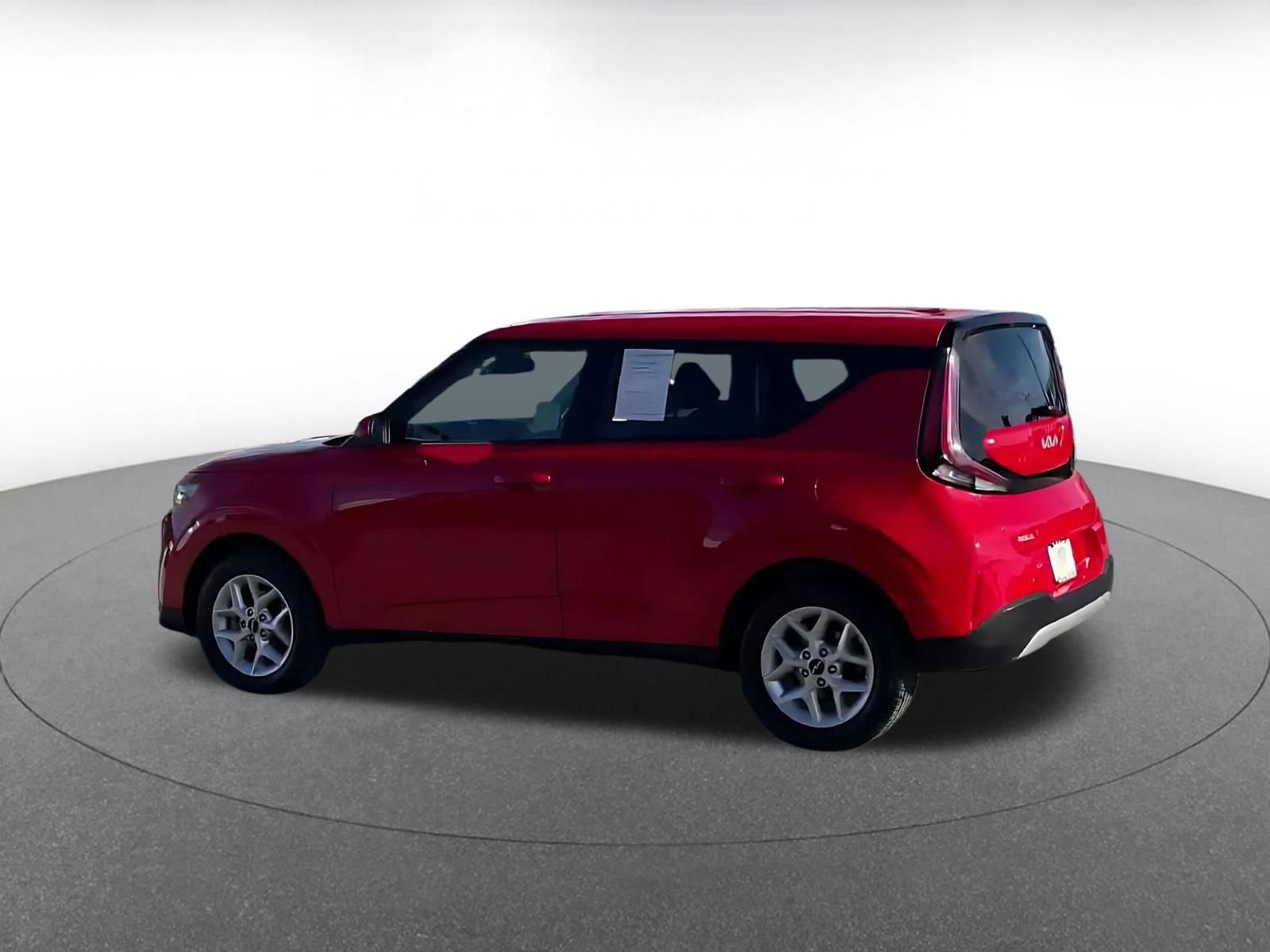 Used 2025 Kia Soul LX w/ LX Technology Package image 9